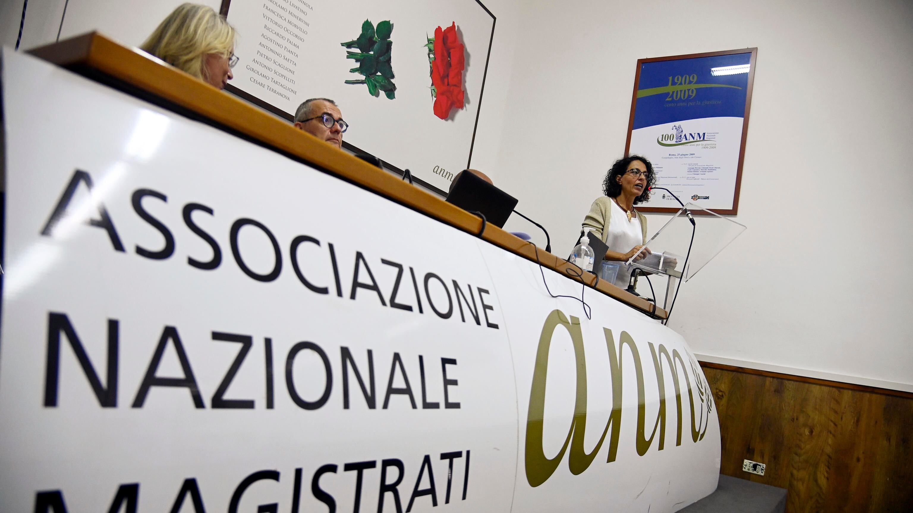"Parole di Crosetto inaccettabili". L'Anm a muso duro contro il governo