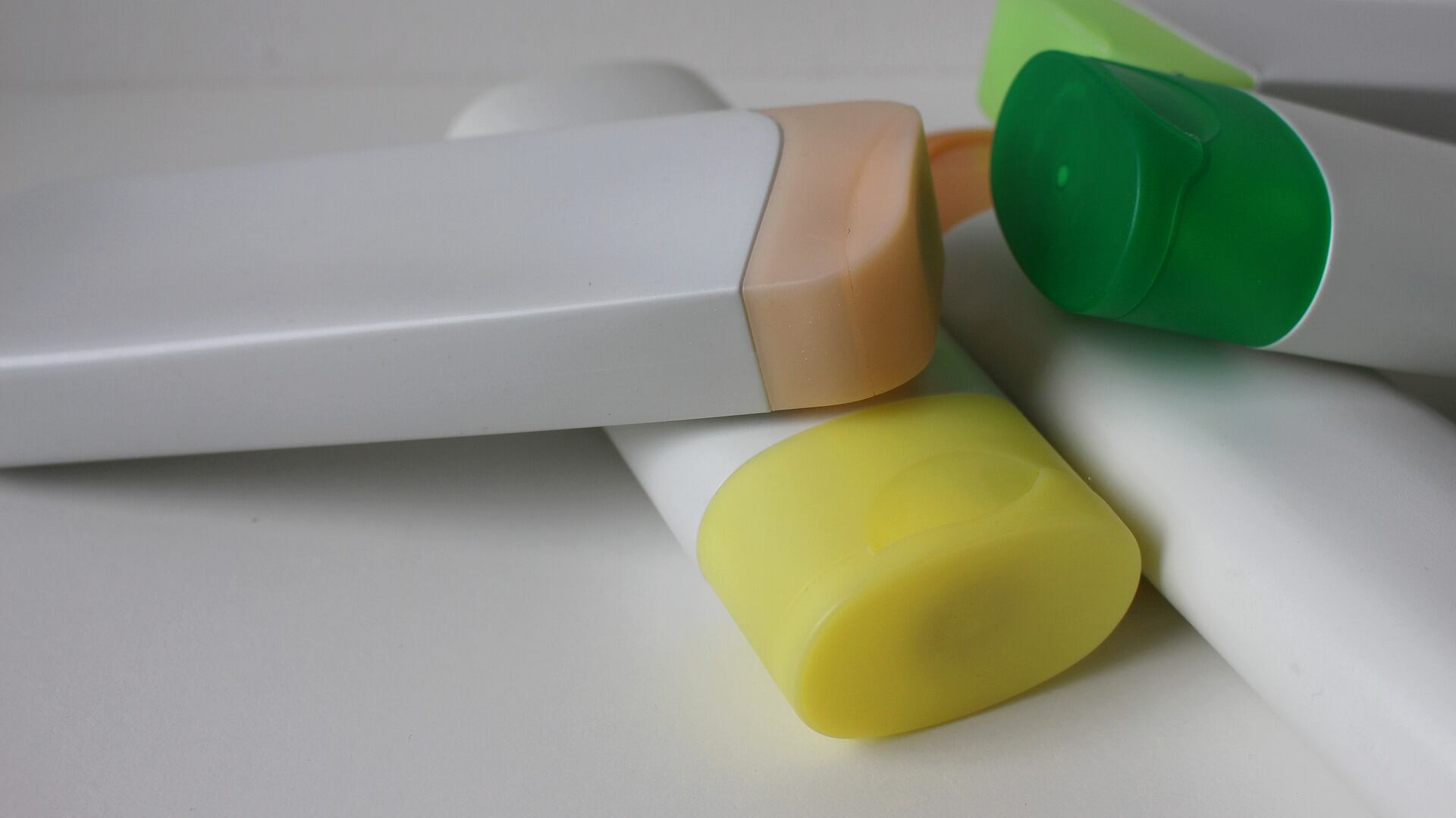 Dal 3 luglio al bando la plastica monouso: cosa cambia davvero