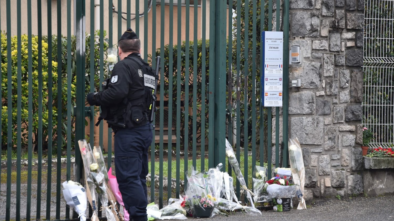 Esulta per l'agente ucciso: in carcere