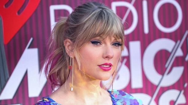 Taylor Swift manda fiori ad una fan dopo un incidente stradale