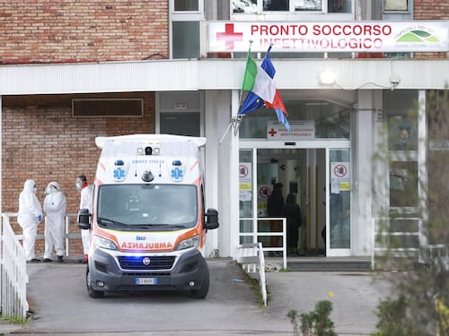 Coronavirus, guarita la bimba di 50 giorni: dimessa dall'ospedale di Firenze