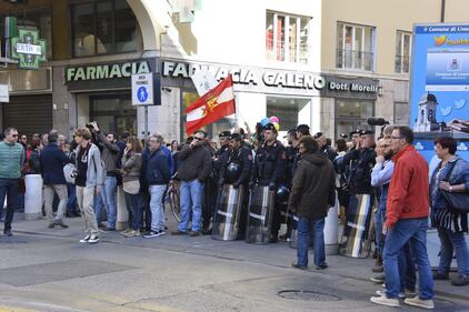 Le contestazioni a Salvini a Livorno 2