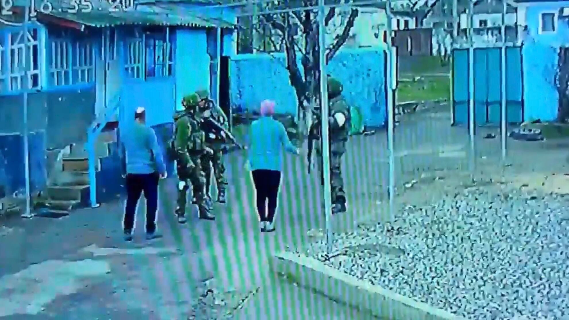 "Andate via!". Così un'anziana caccia via i russi dalla sua abitazione