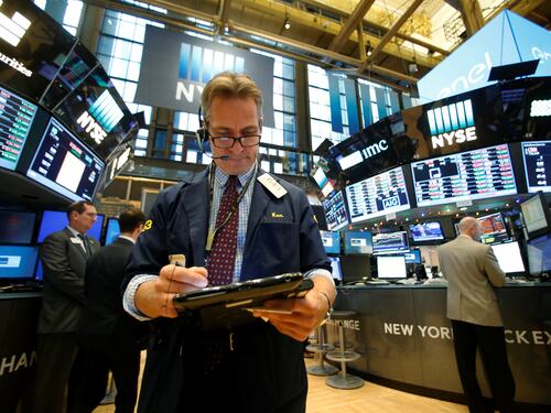 Borse, Milano sprint: chiude a +4,15%. Volano i bancari