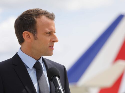 Macron lancia un messaggio europeista e lo scrive in italiano