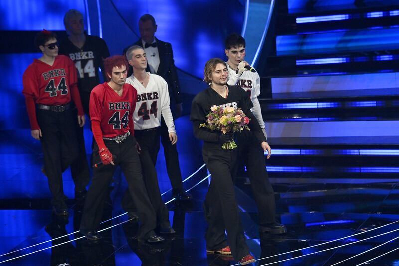 Sanremo 2024: ecco il look della seconda serata del Festival di Gazzelle 7