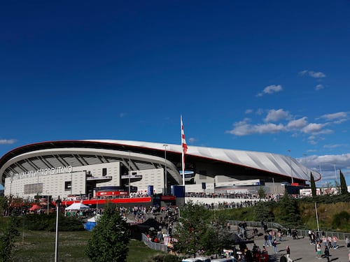 Atletico Madrid-Barcellona, tensione alle stelle: i blaugrana chiedono di misurare l’altezza dell’erba del Metropolitano