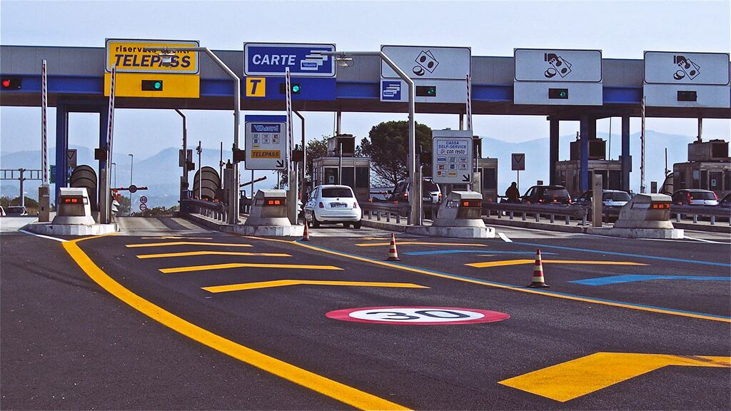 Verona, tedesco contromano in autostrada a 160 all'ora