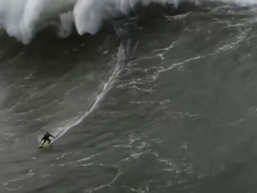 Il mostro di Nazaré: il tedesco che ha surfato l'onda più alta di sempre