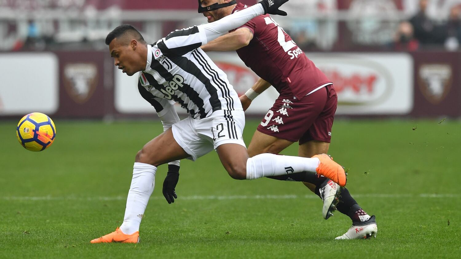 La Juventus vince l'ennesimo derby della Mole: Alex Sandro castiga il Toro
