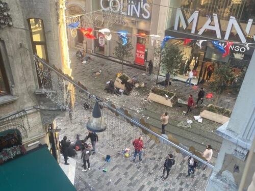 Esplosione in centro a Istanbul, ci sono morti: "Ordigno nella borsa di una donna"