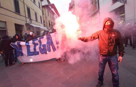 Scontri a Pisa tra antagonisti e polizia 3