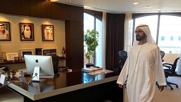 Dubai, lo sceicco scopre i funzionari fannulloni e li licenzia