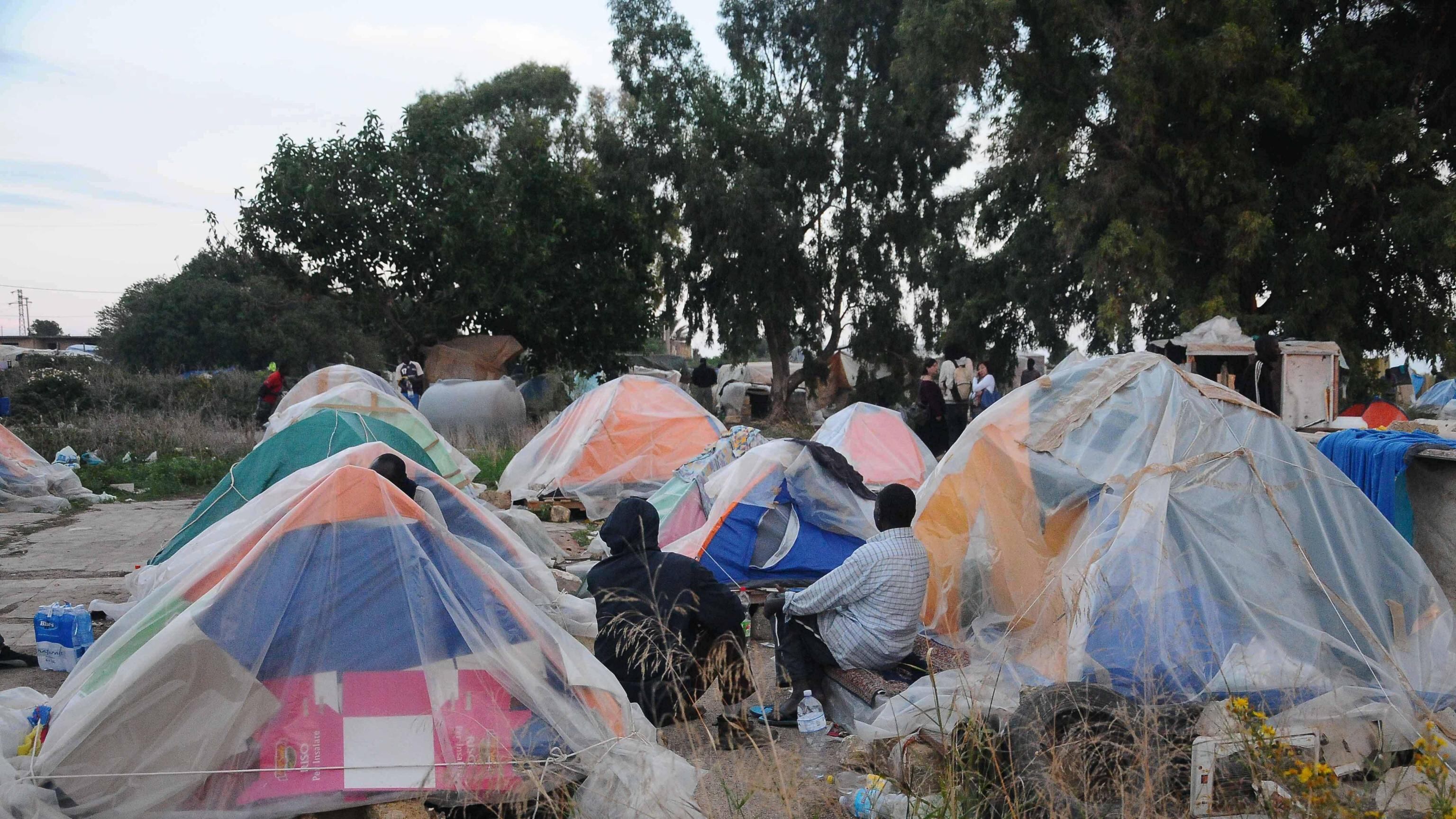 Da San Ferdinando a Mazara. Ecco i ghetti d'Italia nelle mani dei clandestini