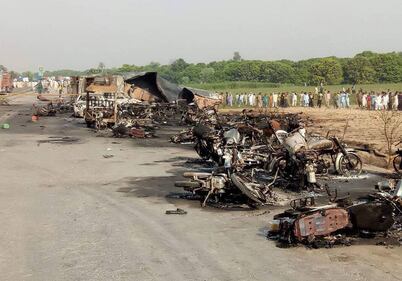 Pakistan, 146 morti nell'incidente a un'autocisterna 12