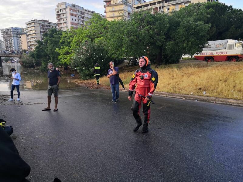 Nubifragio, Palermo in tilt: e nei sottopassi muoiono annegate 4 persone 12