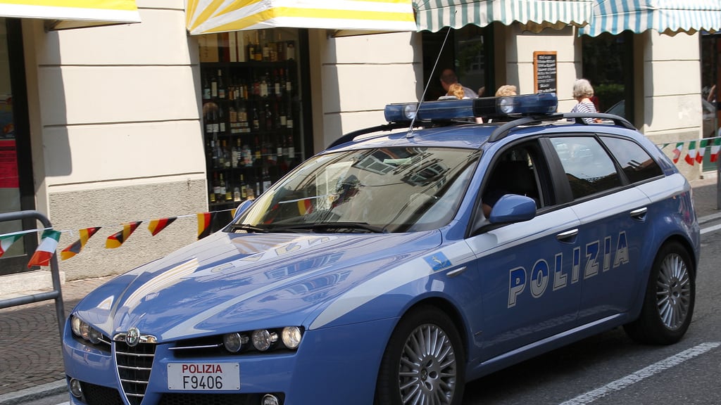 Perugia, fermato marocchino irregolare: nascondeva coltello di 15 cm
