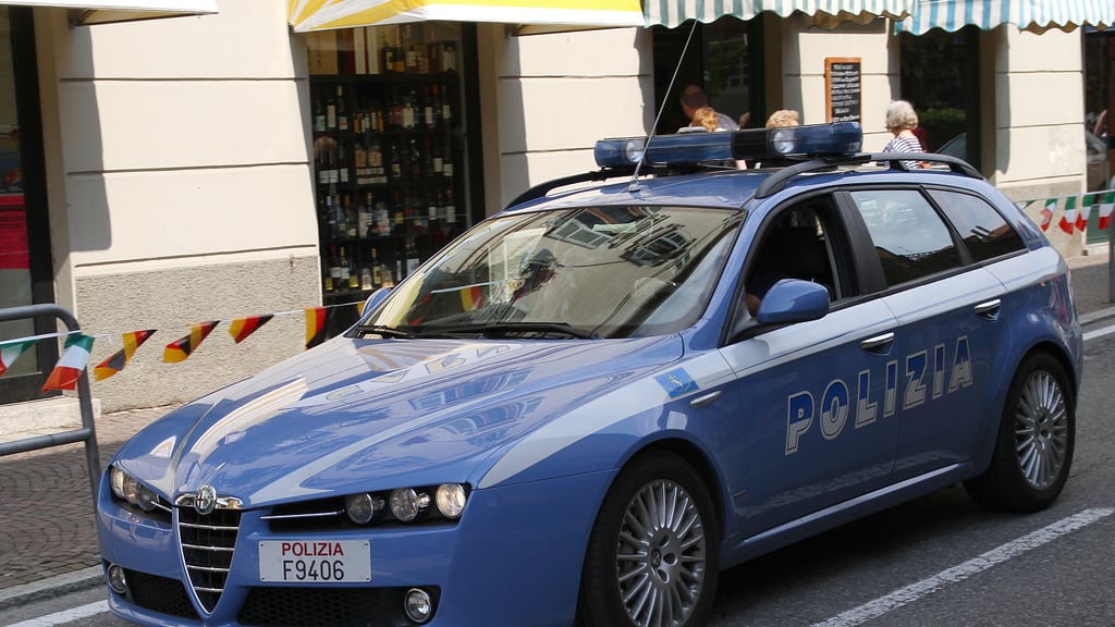 Perugia, fermato marocchino irregolare: nascondeva coltello di 15 cm