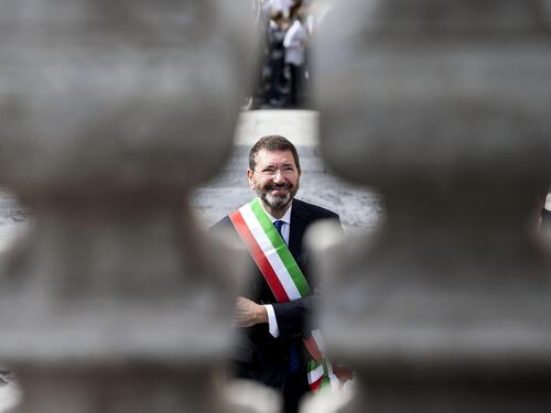 Il Pd prepara l'addio a Marino: pressing dimissioni