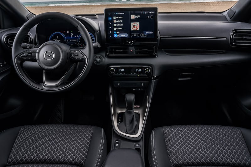 Mazda 2 Hybrid: guarda tutte le foto 8