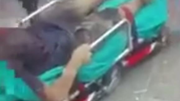 Napoli, terrore in piazza Garibaldi: rissa e coltellate tra extracomunitari