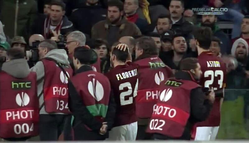 Europa League, faccia a faccia tra i giocatori della Roma e i tifosi 2