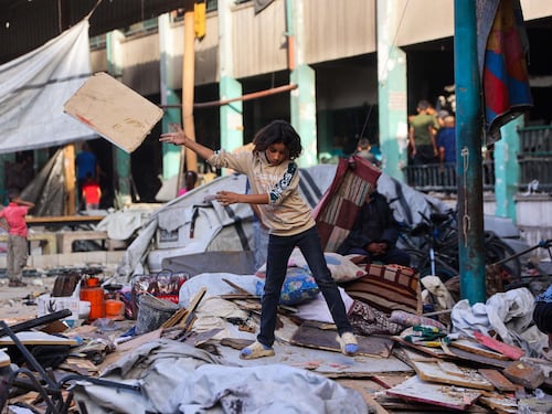 Tregua nella Striscia, annunci e retromarce. Pressing dell'Occidente. "Netanyahu si fermi"