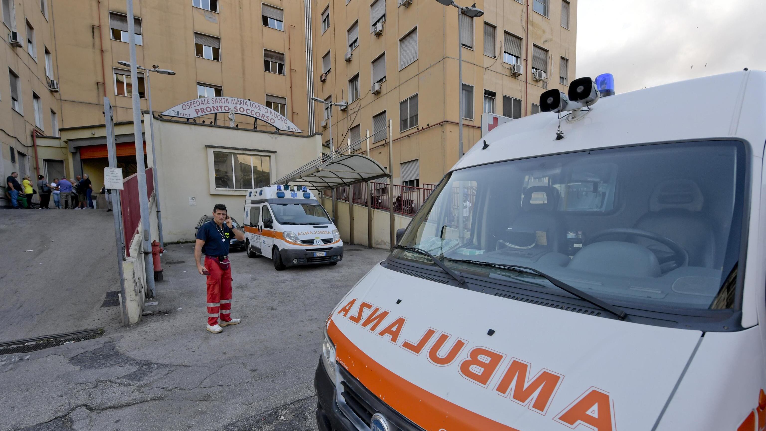 La dimettono dall'ospedale ma l'ambulanza porta a casa un'altra donna: errore choc a Monza