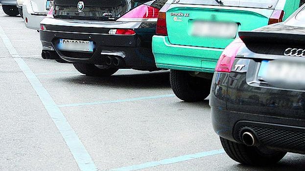 Viale Dei Mille ultimo caso «Strisce gialle diventano blu»