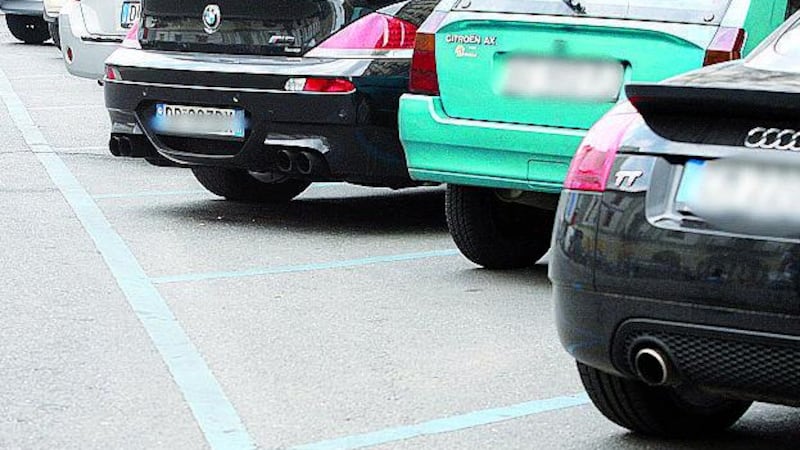 Strisce blu, parcheggi gratis col nuovo Codice della Strada: ecco cosa cambia e chi ne avrà diritto