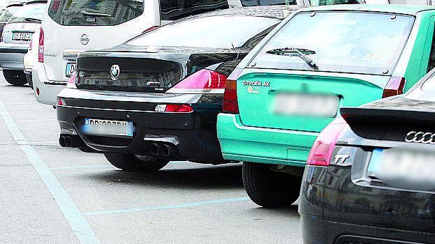 Viale Dei Mille ultimo caso «Strisce gialle diventano blu»