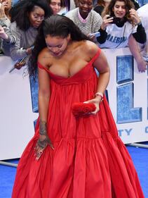 Rihanna, sexy scollatura sul red carpet 2