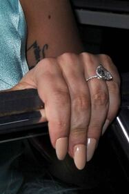 Lady Gaga fuori di seno a New York 7