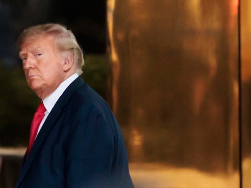 L'ira di Trump dopo il verdetto: "Faremo appello contro giudice clintoniano"