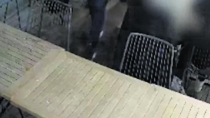 Furti ai tavoli del bar e sul tram: 3 arresti