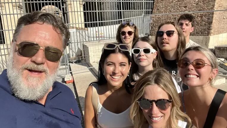 "Il mio vecchio ufficio...": Russell Crowe a sorpresa a Roma
