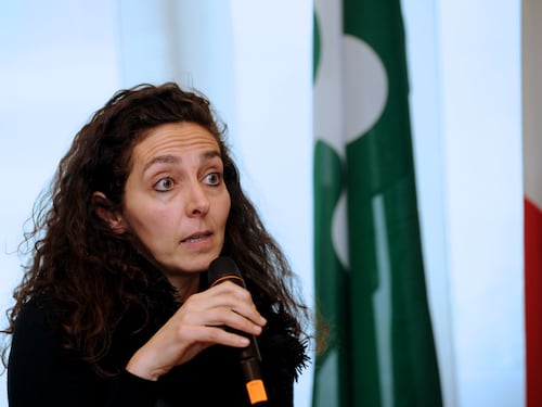 Lampedusa si ribella alla passerella M5s "Pensate solo ai migranti, non a noi"