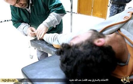 Isis, i jihadisti amputano la mano a un ladro 2