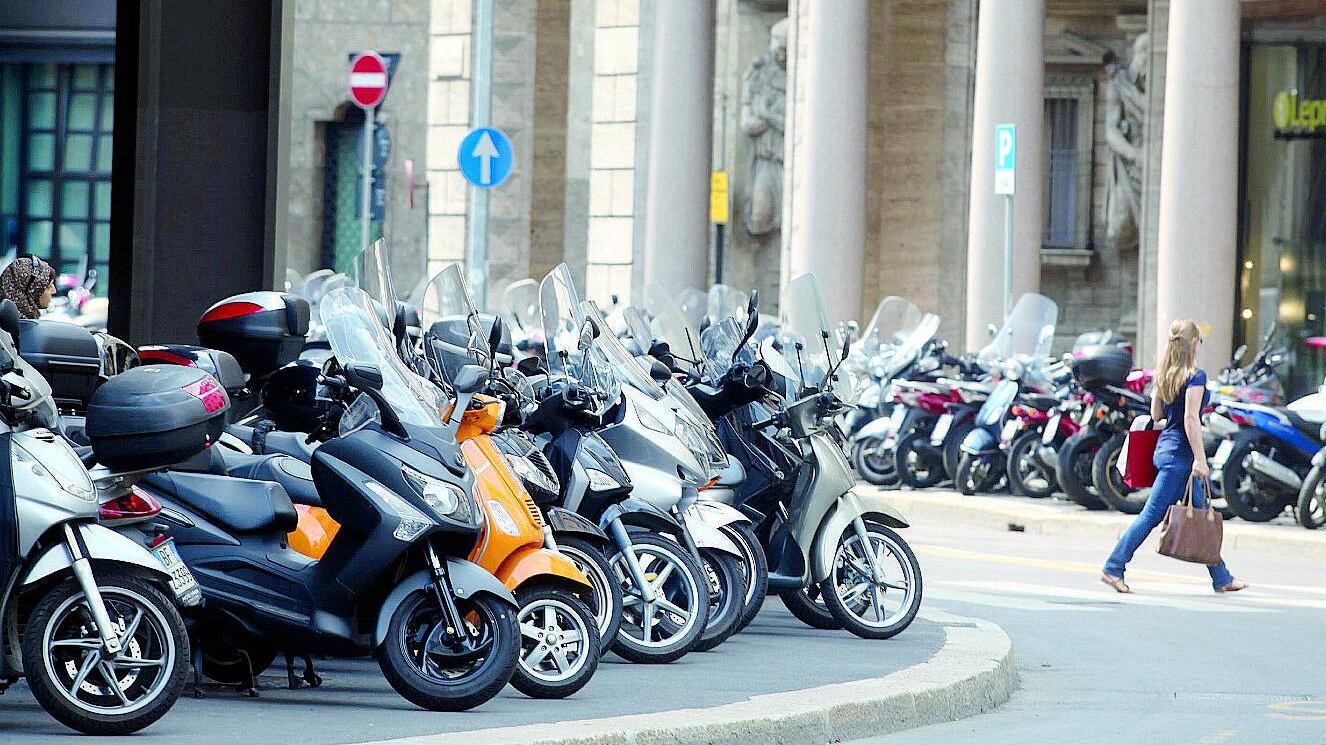 «Le strisce blu? Diamole agli scooter»