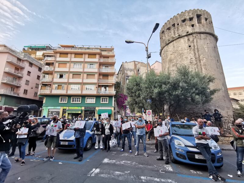 Sanremo: partite iva celebrano funerali delle imprese italiane 4