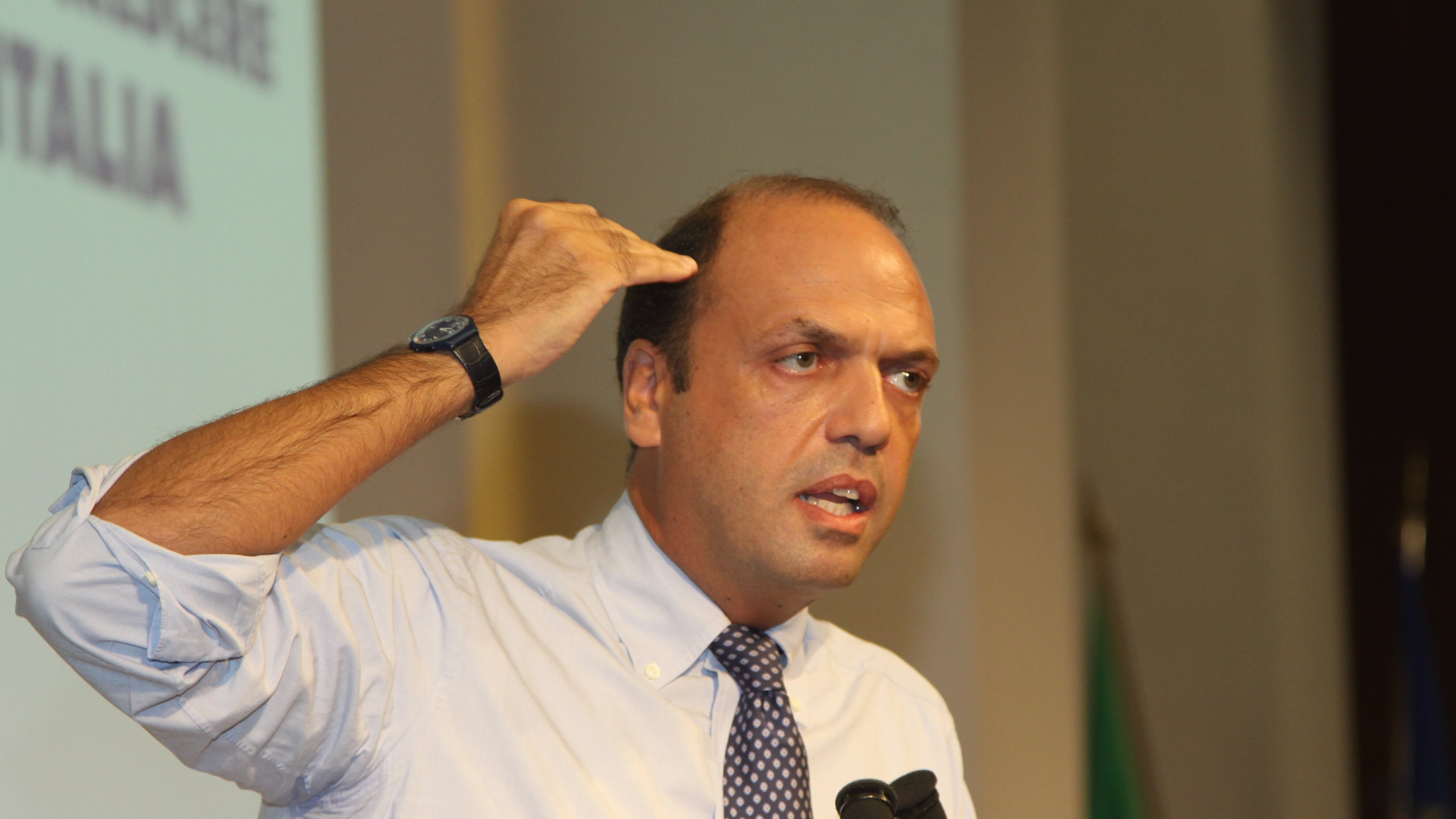 Alfano: "Cacceremo dal Pdl tutti quelli che sbagliano"