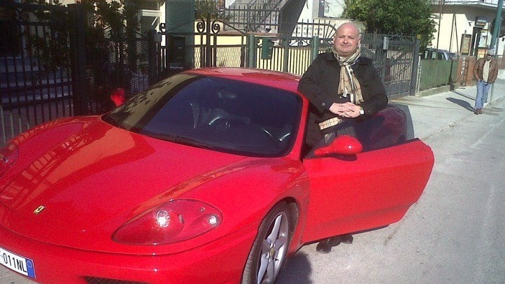 Arrestato "l'uomo con la ferrari" con 12 centri migranti