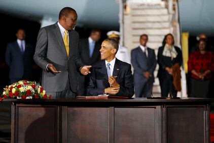 Obama in Kenya: incontra la sua sorellastra 7
