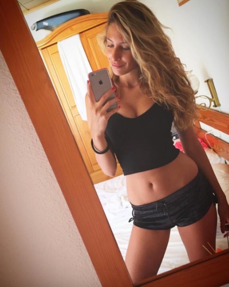 Valentina Allegri, selfie sexy per i fan 12