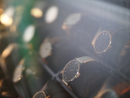 350 orologi di lusso andranno all'asta: tutto quello che c'è da sapere per partecipare