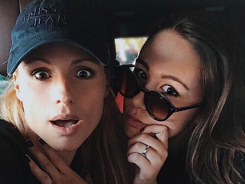 Michelle Hunziker e Aurora Ramazzotti, selfie in auto