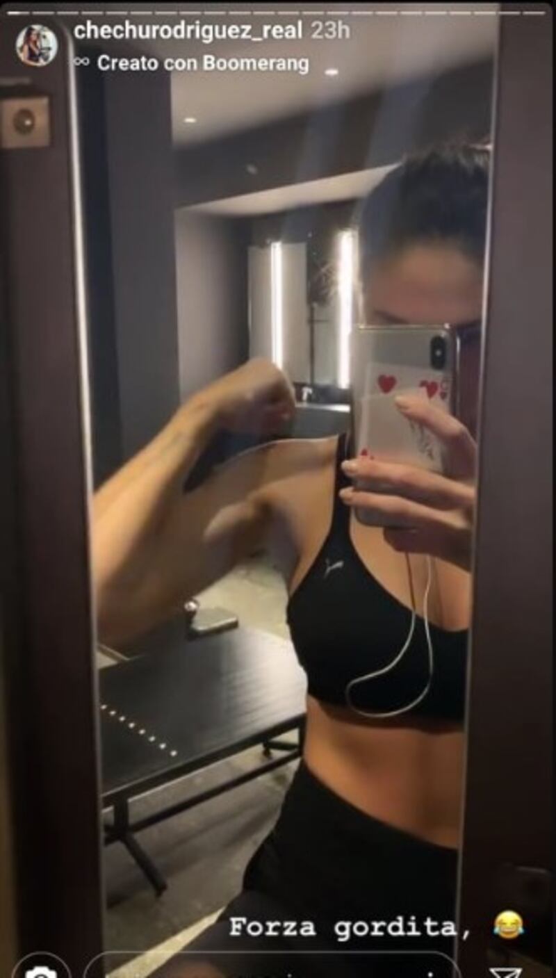 Cecilia Rodriguez in reggiseno sportivo, i fan: “Che muscoli!”
