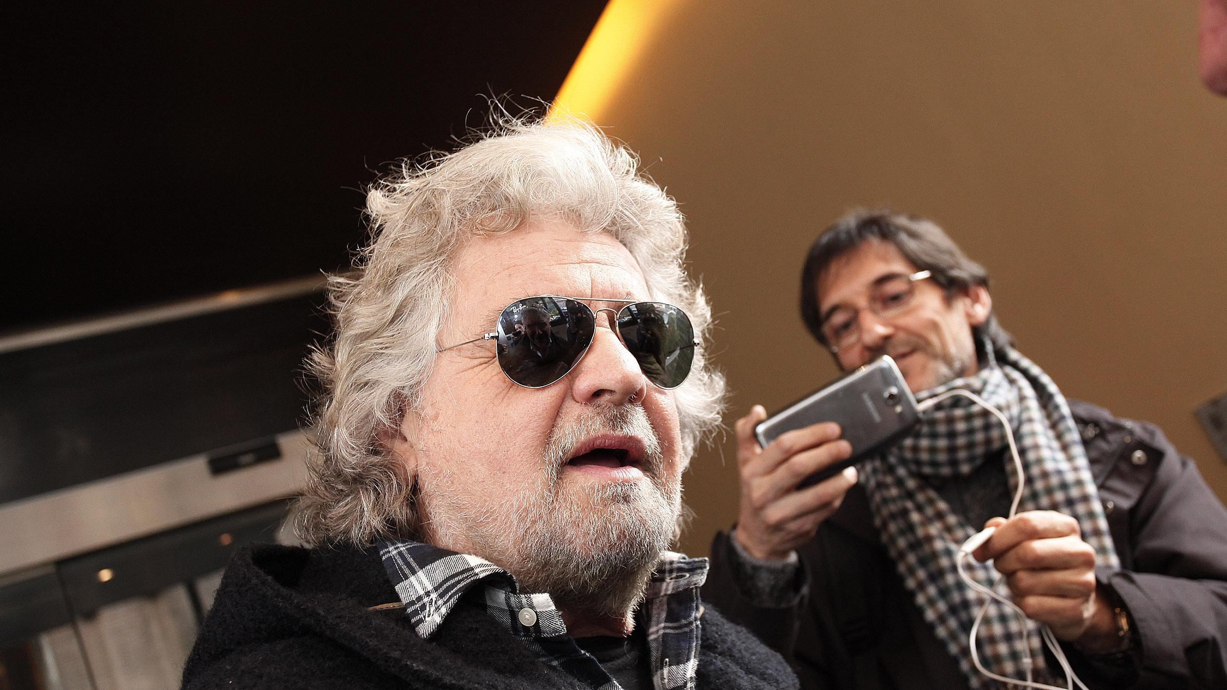 Adesso Grillo minaccia i suoi: "Se votate la fiducia mi ritiro"