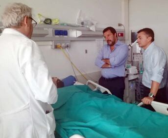 Salvini in ospedale a Genova: incontra i feriti e i parenti delle vittime 2