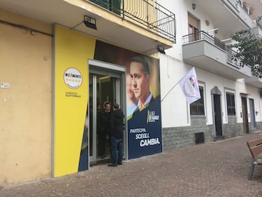 Nella Pomigliano a cinque stelle di Di Maio 5